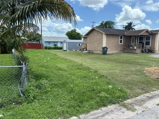 $17,000 | 525 Southwest 9th Street, Belle Glade, FL 33430
