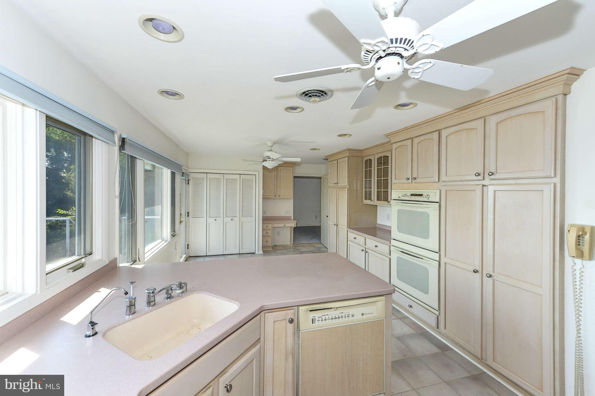 5146 Mountain Road Pasadena, MD 21122 - Photo 8 of 21 Kitchen