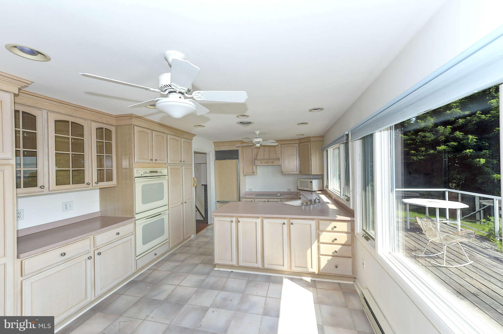 5146 Mountain Road Pasadena, MD 21122 - Photo 9 of 21 Kitchen