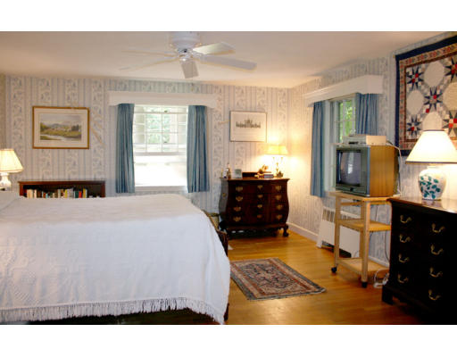 11 Pine Needle Road Wayland, MA 01778 - Photo 12 of 18 Gallery Image 12