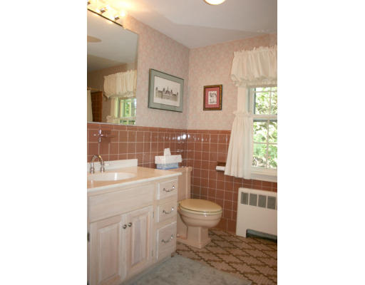11 Pine Needle Road Wayland, MA 01778 - Photo 16 of 18 Gallery Image 16