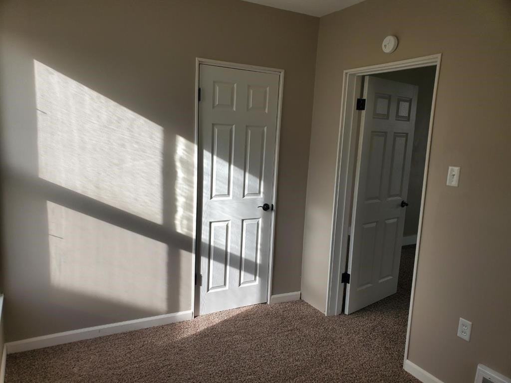 1003 Center Point Road Northeast Cedar Rapids, IA 52402 - Photo 7 of 16 Gallery Image 7