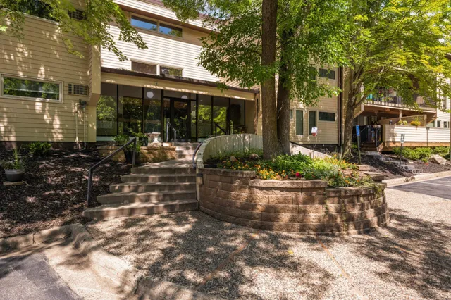 $167,000 | 12600 Parkwood Drive, Unit 307, Burnsville, MN 55337