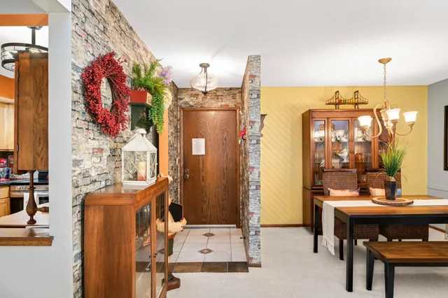 $167,000 | 12600 Parkwood Drive, Unit 307, Burnsville, MN 55337