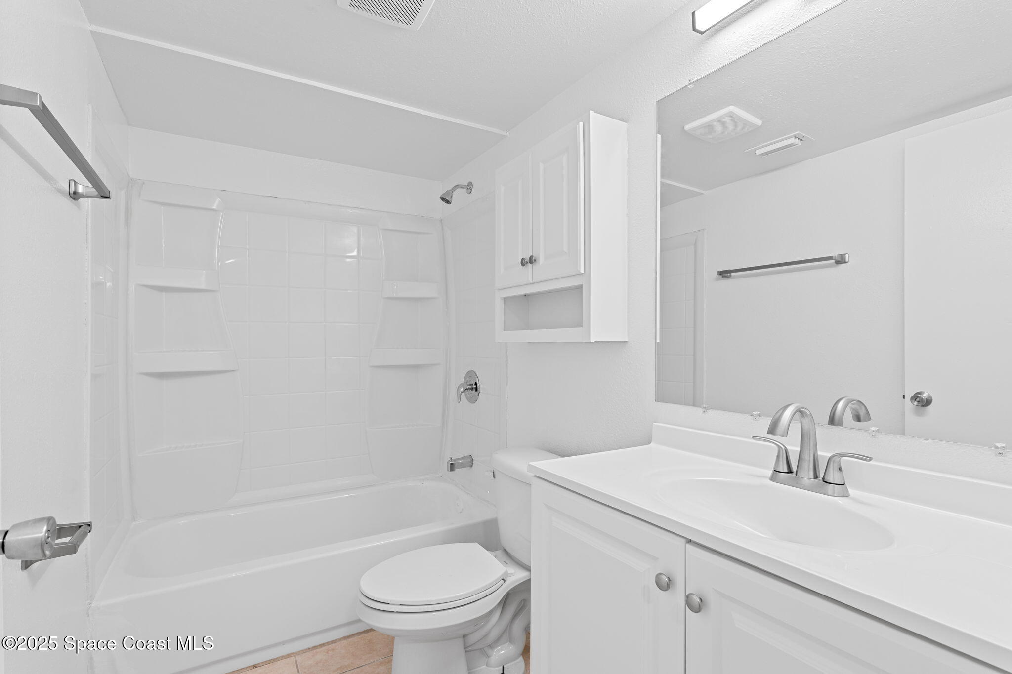 1870 Agora Circle Southeast, Unit 103 Palm Bay, FL 32909 - Photo 14 of 18 Bathroom