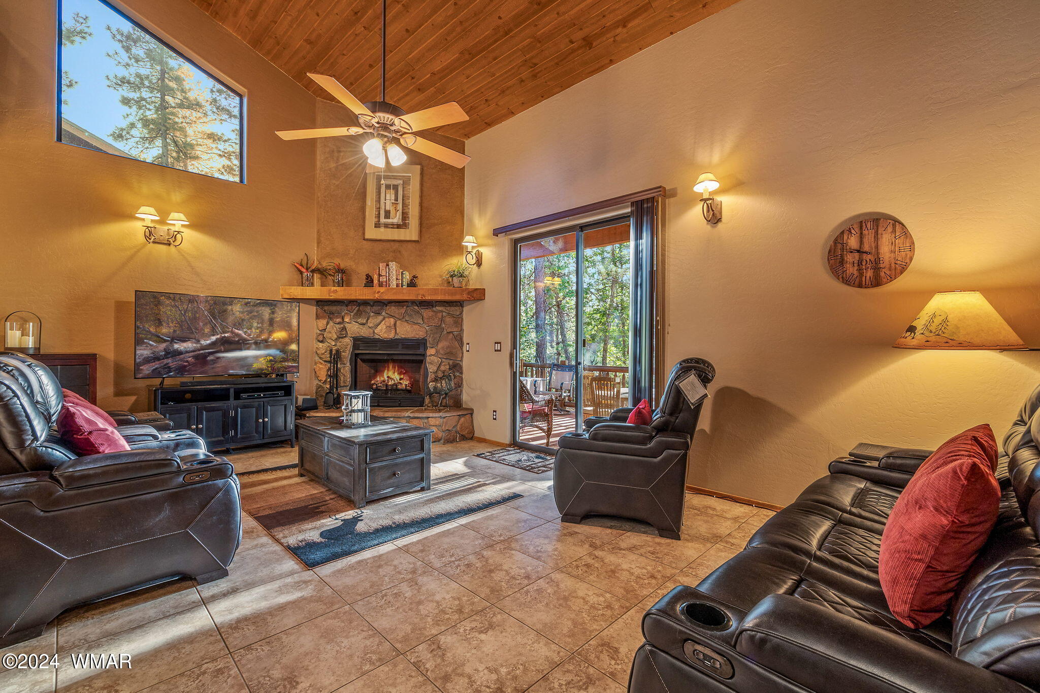 3052 Timber Line Road Pinetop, AZ 85935 - Photo 13 of 43 Living Room