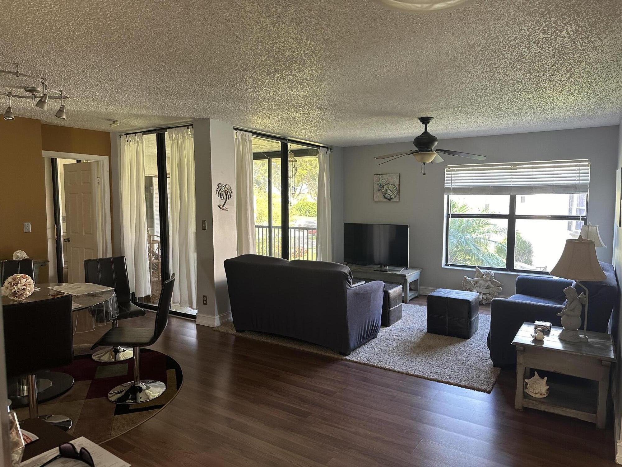 8565 Boca Glades Boulevard, Unit G Boca Raton, FL 33434 - Photo 3 of 12 IMG_8055