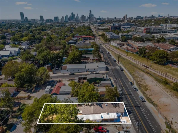 $829,732 | 2607 East 5th Street, Austin, TX 78702