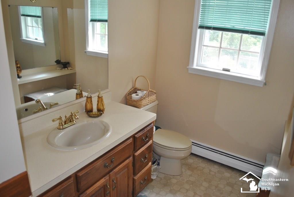 2192 East Hurd Road Monroe, MI 48162 - Photo 28 of 59 31360688-27.JPG
