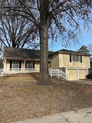 $350,000 | 10928 West 91st Street, Overland Park, KS 66214