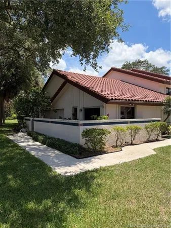$299,000 | 6131 Southeast Martinique Drive, Unit 101, Stuart, FL 34997