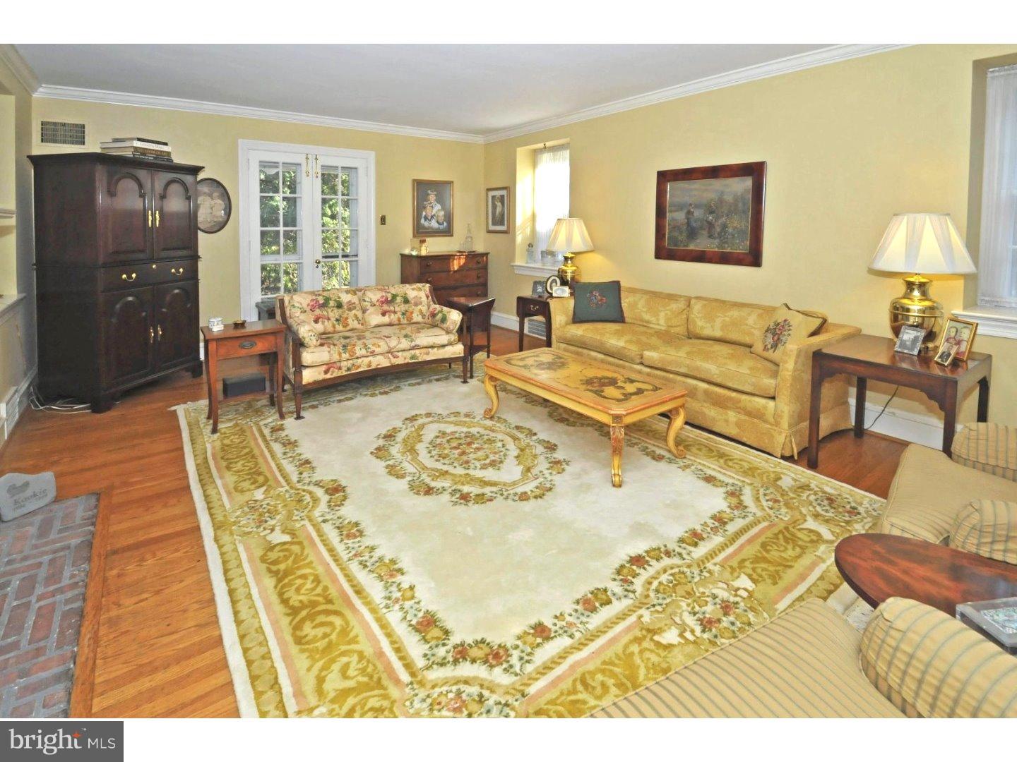 307 Fisher Road Jenkintown, PA 19046 - Photo 5 of 25 Living Room