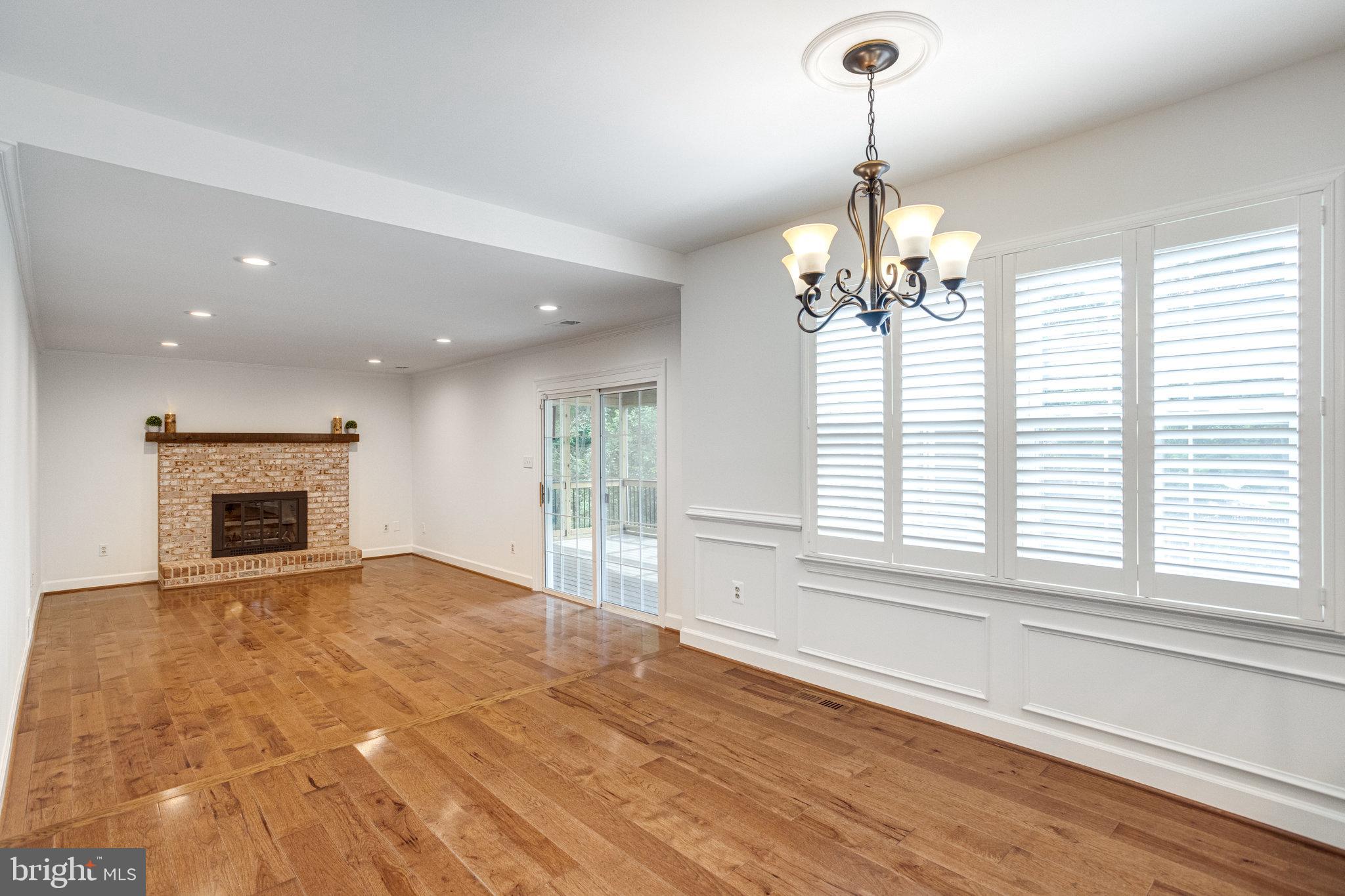 8325 Lindside Way Springfield, VA 22153 - Photo 20 of 63 Spacious kitchen dining area