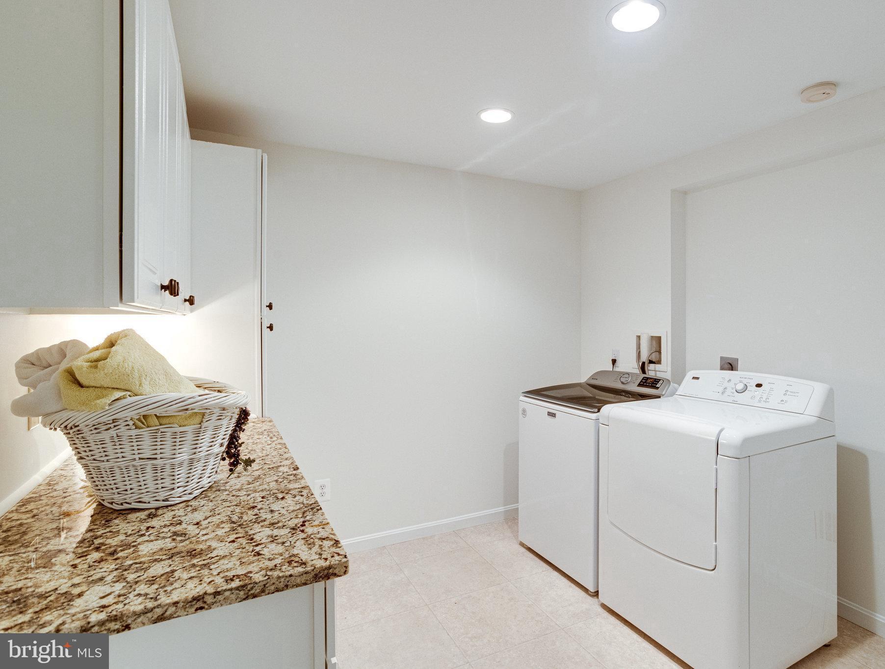8325 Lindside Way Springfield, VA 22153 - Photo 47 of 63 Stylish and bright laundry room area