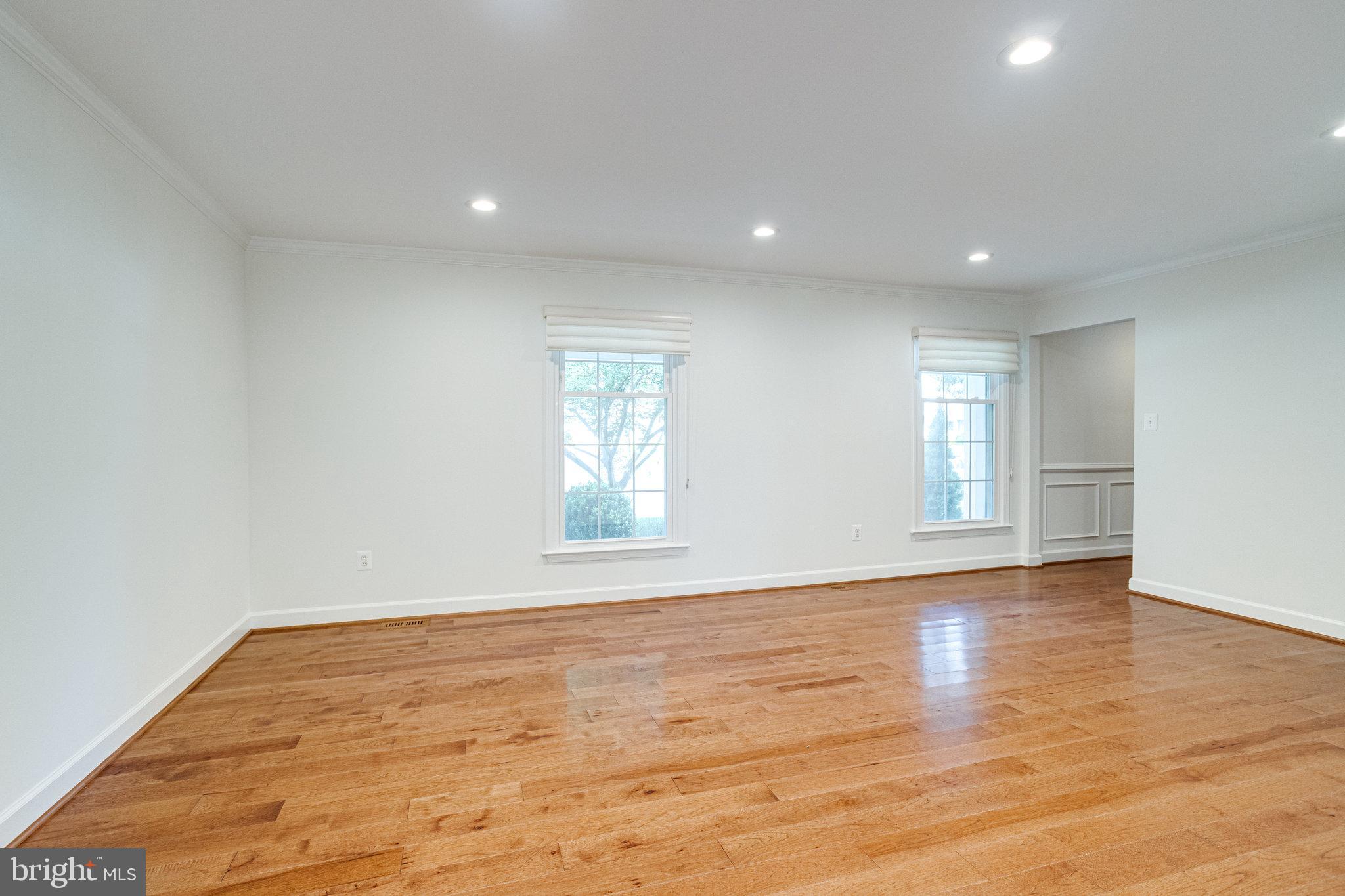 8325 Lindside Way Springfield, VA 22153 - Photo 8 of 63 Great space to entertan friends and family