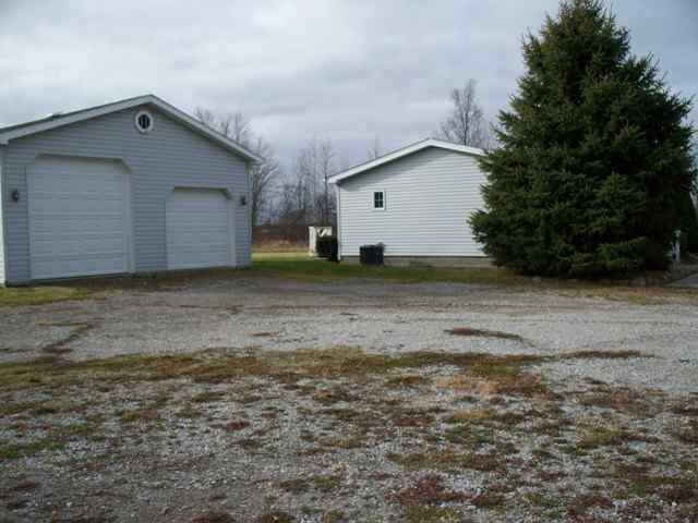9249 Rynn Road Avoca, MI 48006 - Photo 4 of 11 31034966-3.JPG