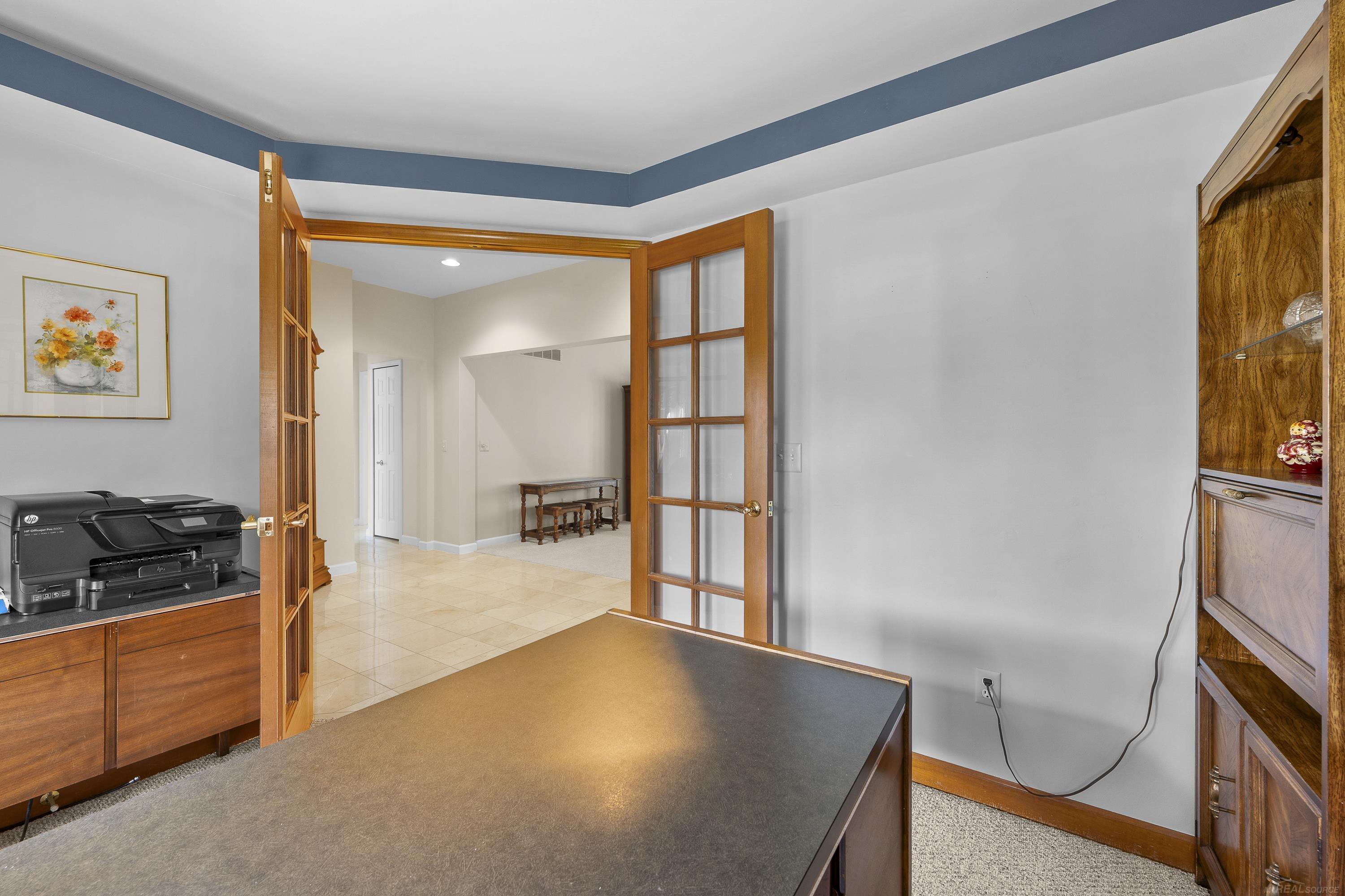 959 Pine Trail Drive Rochester, MI 48307 - Photo 8 of 44 50190479-46f24e9d-a08f-4932-ba95-daaf8da7bea7.JPG