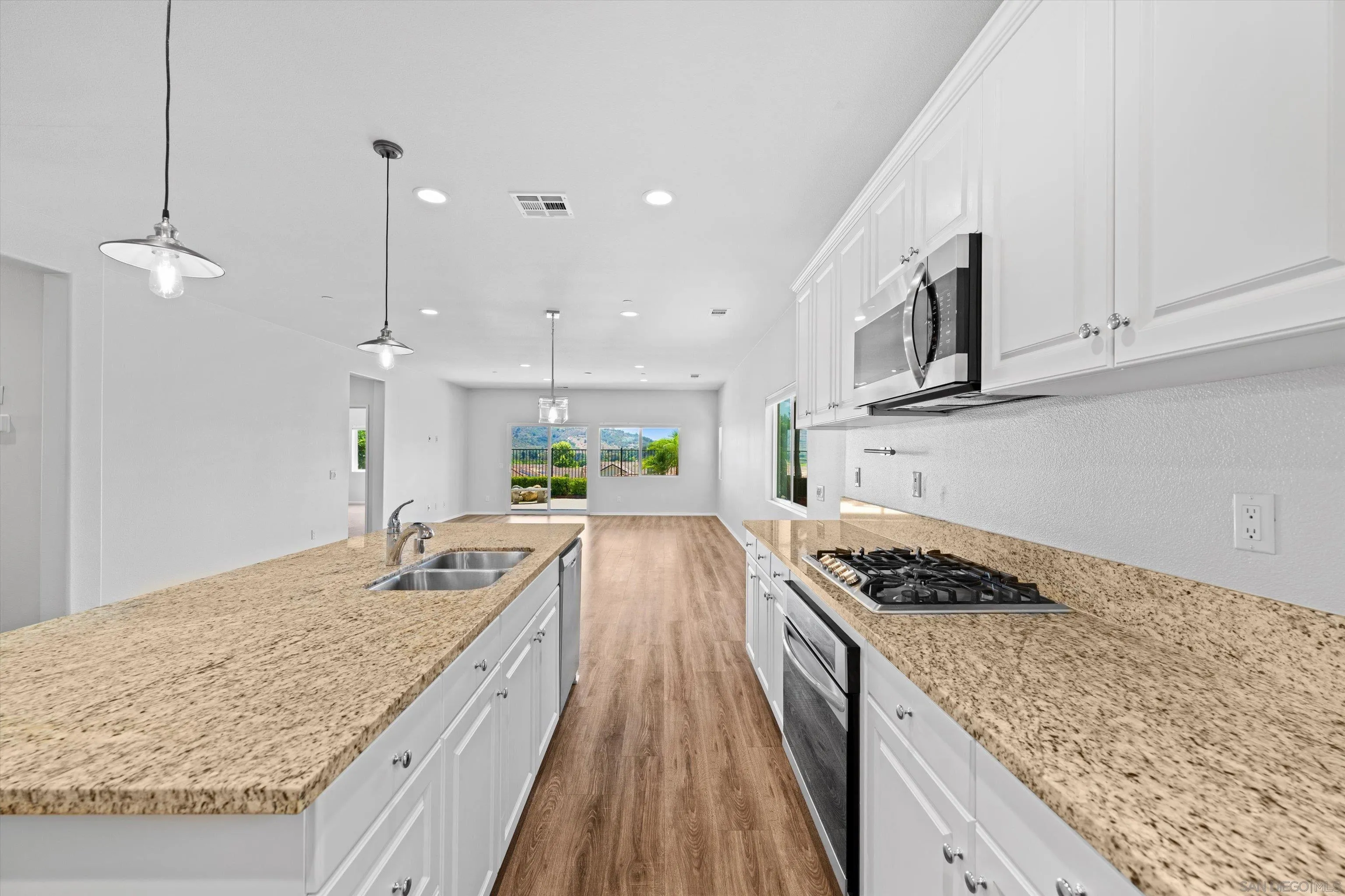 339 Calabrese Street Fallbrook, CA 92028 - Photo 11 of 35