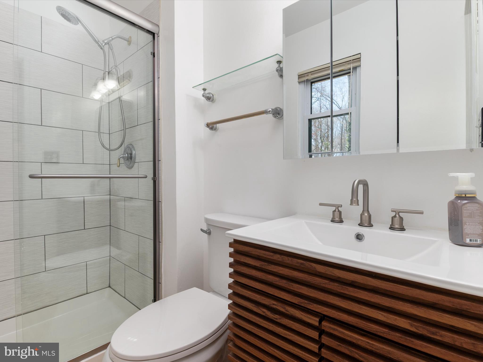 2891 Spring Lakes Drive Davidsonville, MD 21035 - Photo 22 of 61 Primary Attached Full Bathroom