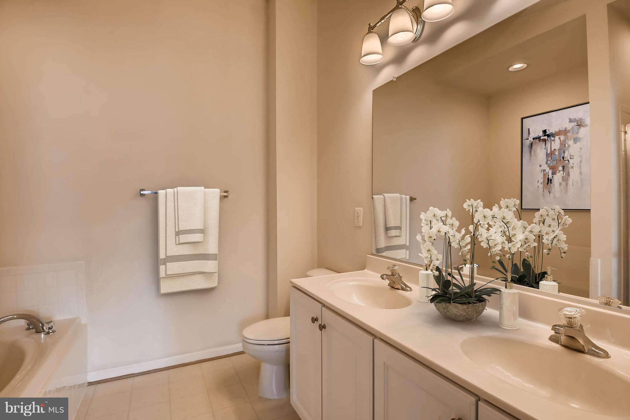 12 South Exeter Street, Unit 140 Baltimore, MD 21202 - Photo 17 of 25 Bath (Master)