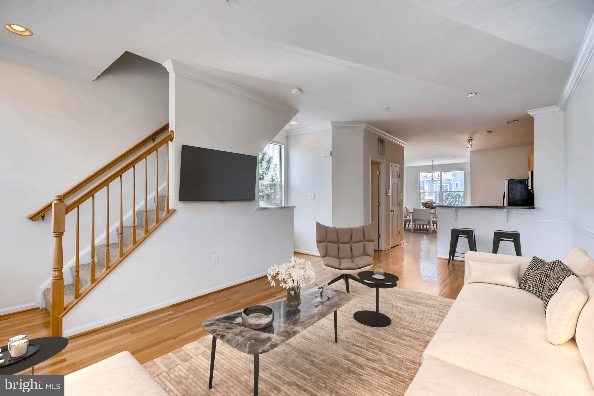 12 South Exeter Street, Unit 140 Baltimore, MD 21202 - Photo 8 of 25 Living Room