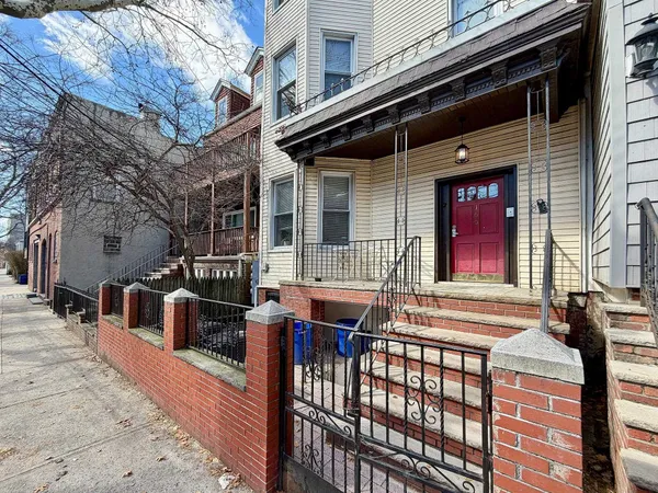 $3,400 | 169 Ogden Avenue, Unit 2, Jersey City, NJ 07307