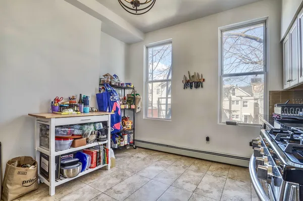 $3,400 | 169 Ogden Avenue, Unit 2, Jersey City, NJ 07307