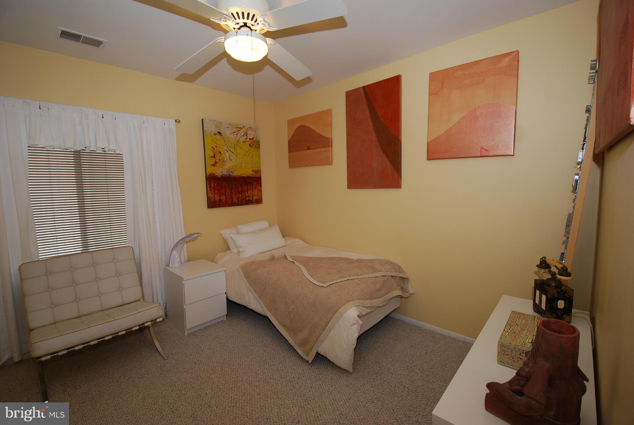 18921 Glendower Road Gaithersburg, MD 20879 - Photo 14 of 28 Bedroom