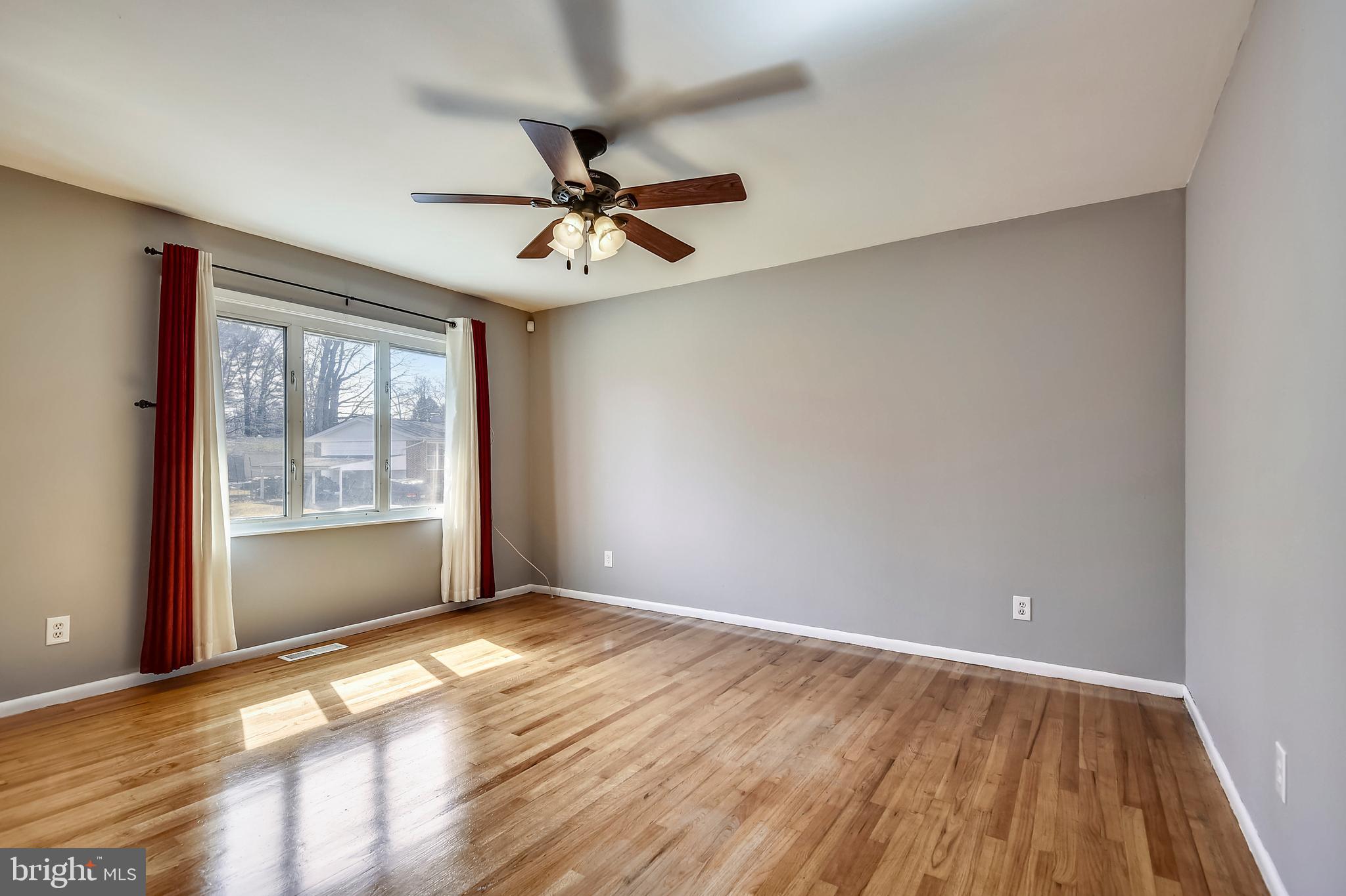 603 Banyan Road Edgewood, MD 21040 - Photo 2 of 30 Gleaming Hardwoods and Bay Window