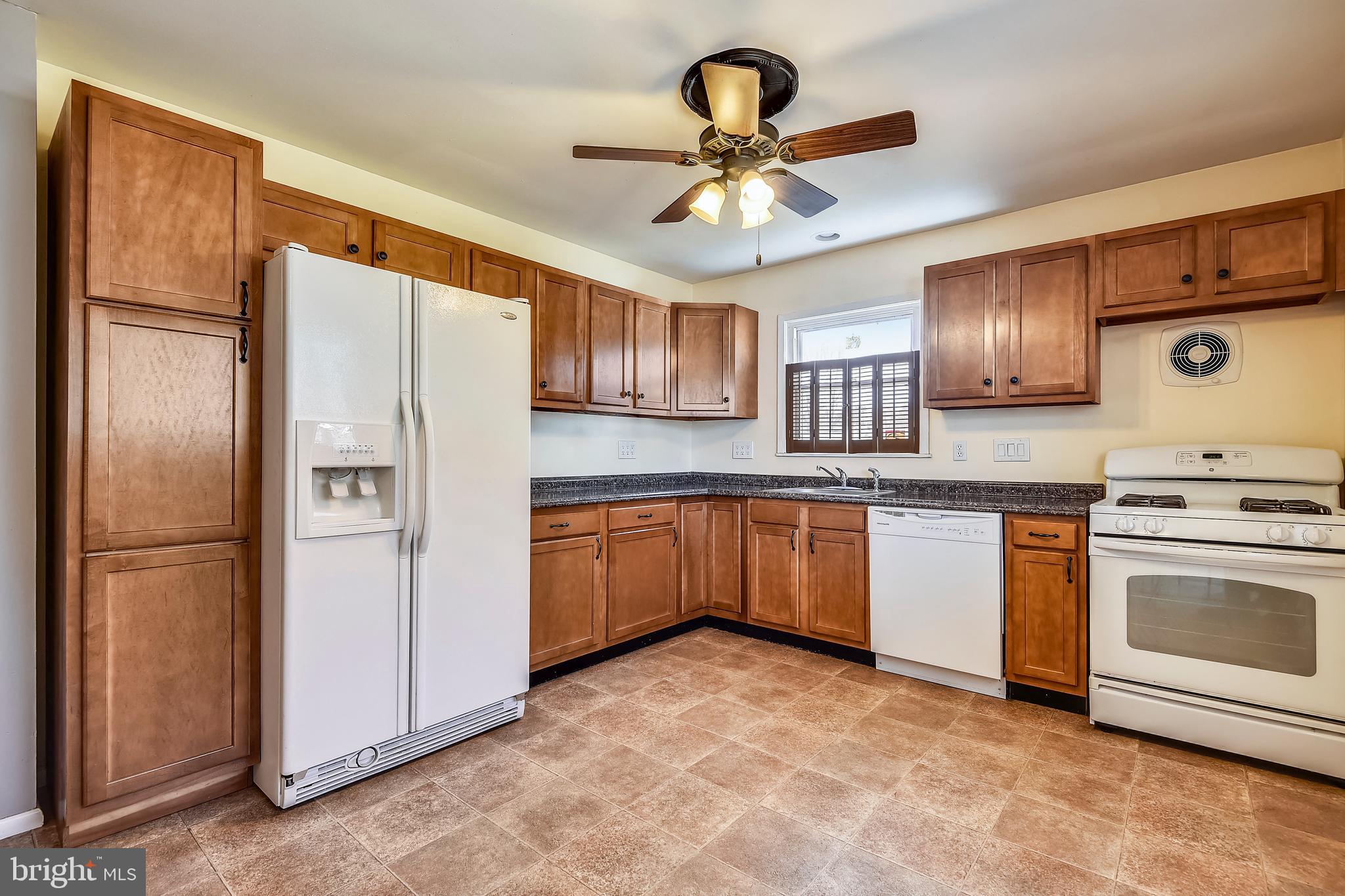 603 Banyan Road Edgewood, MD 21040 - Photo 4 of 30 Updated Kitchen