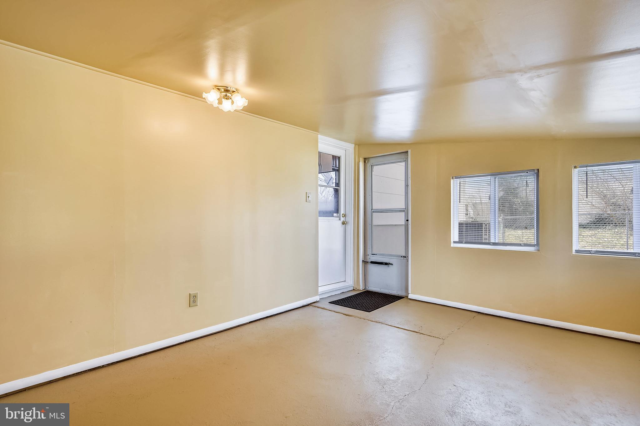 603 Banyan Road Edgewood, MD 21040 - Photo 7 of 30 3 Season Bonus/Sun Room