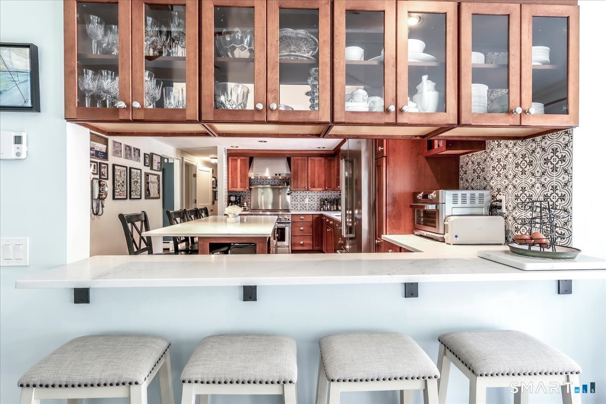 31 Aspen Mill Road Ridgefield, CT 06877 - Photo 8 of 38 Breakfast Bar is perfect for busy mornings