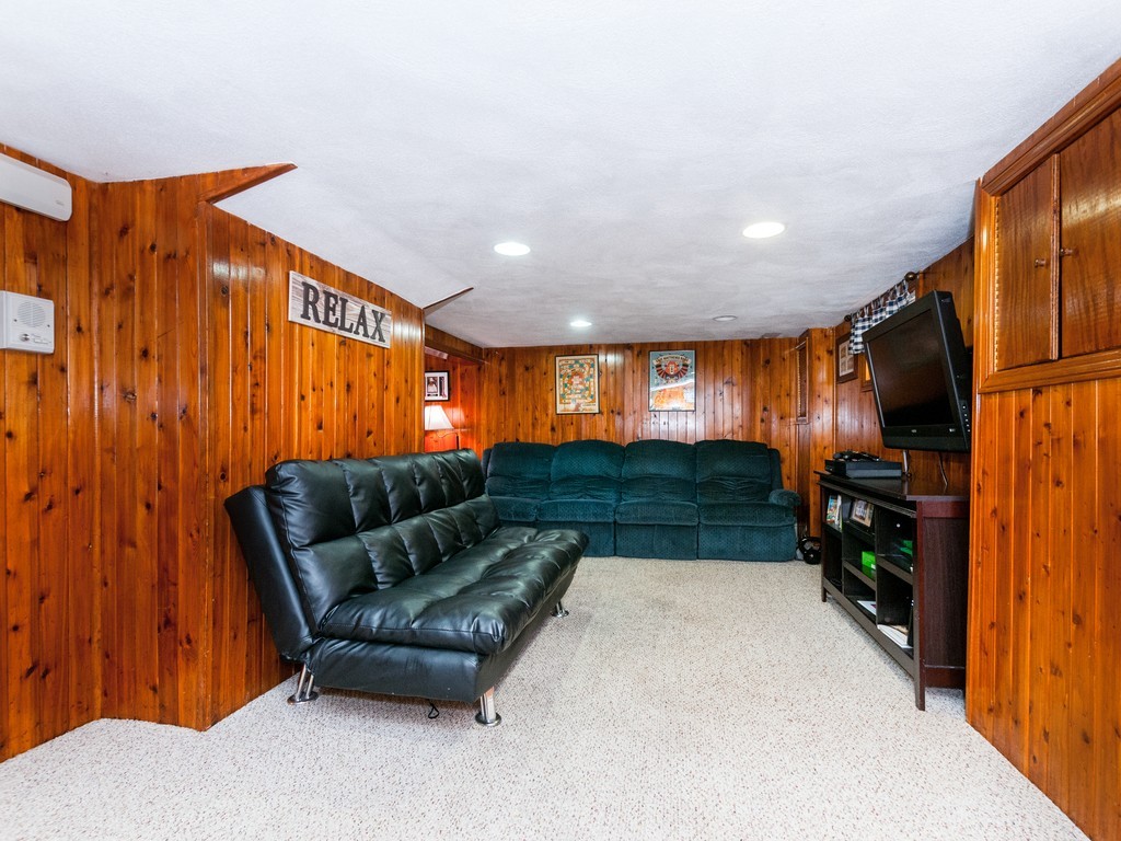 24 Marianne Road Waltham, MA 02452 - Photo 18 of 29 Gallery Image 18