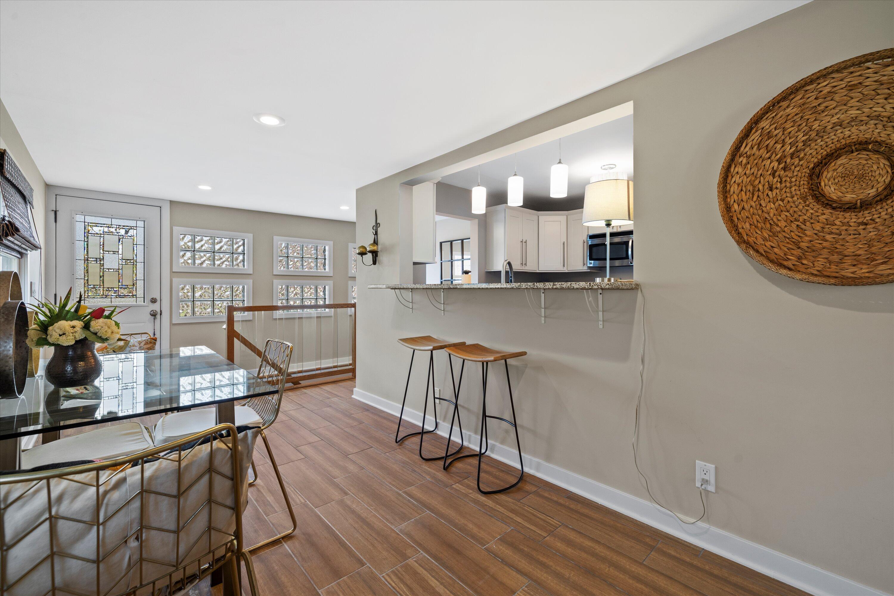 523 Valley Road Twin Lakes, WI 53181 - Photo 9 of 35 Dining area