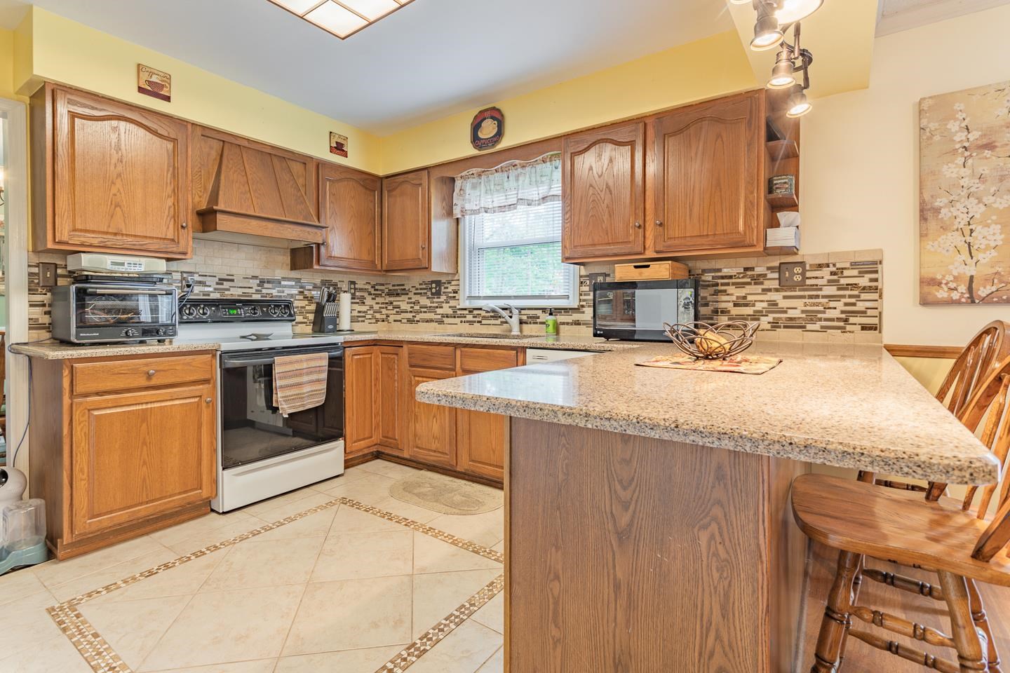 7611 Ridgemont Drive Newburgh, IN 47630 - Photo 2 of 31 Gallery Image 2