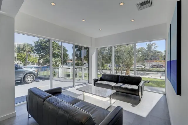 $3,800 | 2841 North Ocean Boulevard, Unit 501, Fort Lauderdale, FL 33308