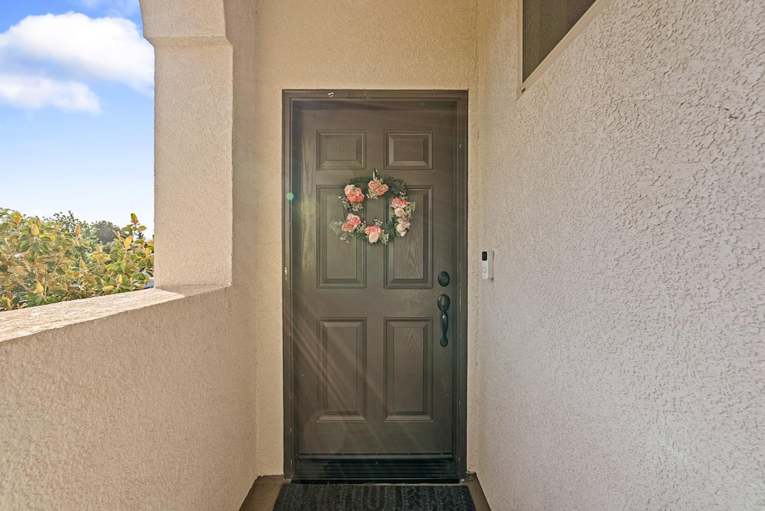 140 Ivy Avenue, Unit A5 Patterson, CA 95363 - Photo 5 of 26 a view of a hallway