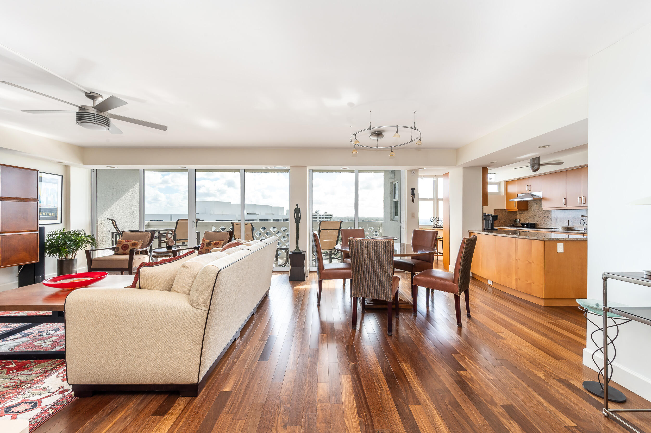 1200 South Ocean Boulevard, Unit PHG Boca Raton, FL 33432 - Photo 11 of 48 photo-2