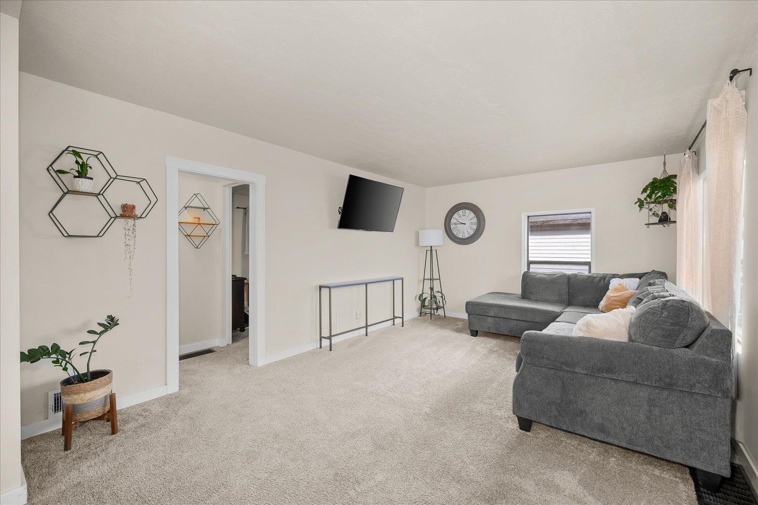 1907 North Nelson Street Spokane, WA 99207 - Photo 4 of 38