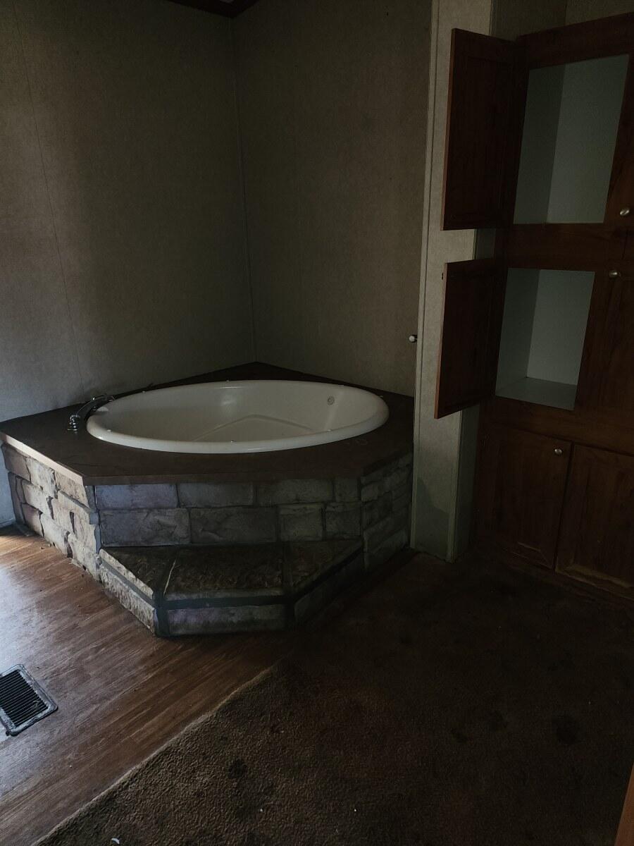 554 Ray Simerly Road Hampton, TN 37658 - Photo 18 of 20 554 Ray Simerly (17)