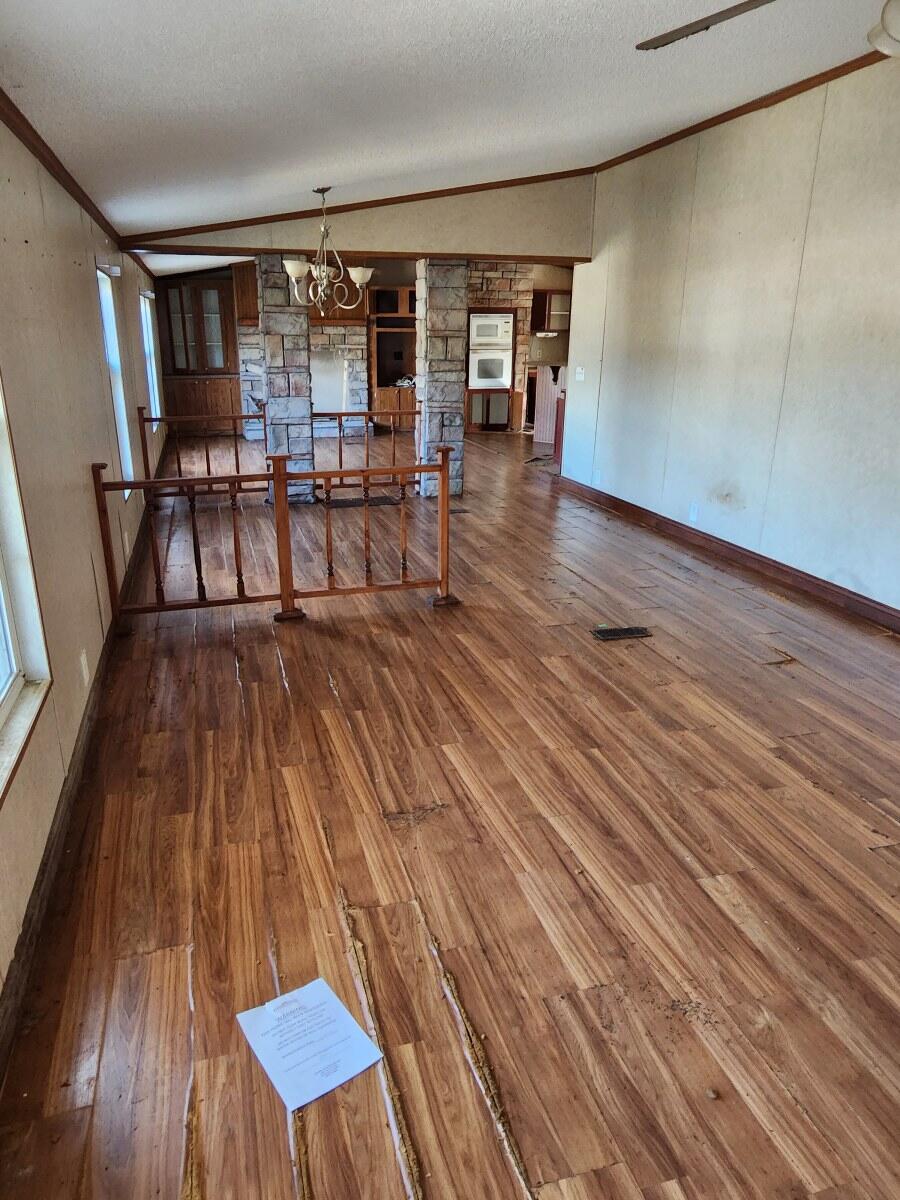 554 Ray Simerly Road Hampton, TN 37658 - Photo 6 of 20 554 Ray Simerly (3)