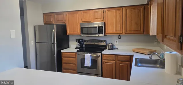 $2,400 | 934 Bay Ridge Avenue, Unit 208, Annapolis, MD 21403