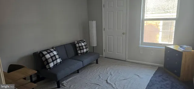 $2,400 | 934 Bay Ridge Avenue, Unit 208, Annapolis, MD 21403