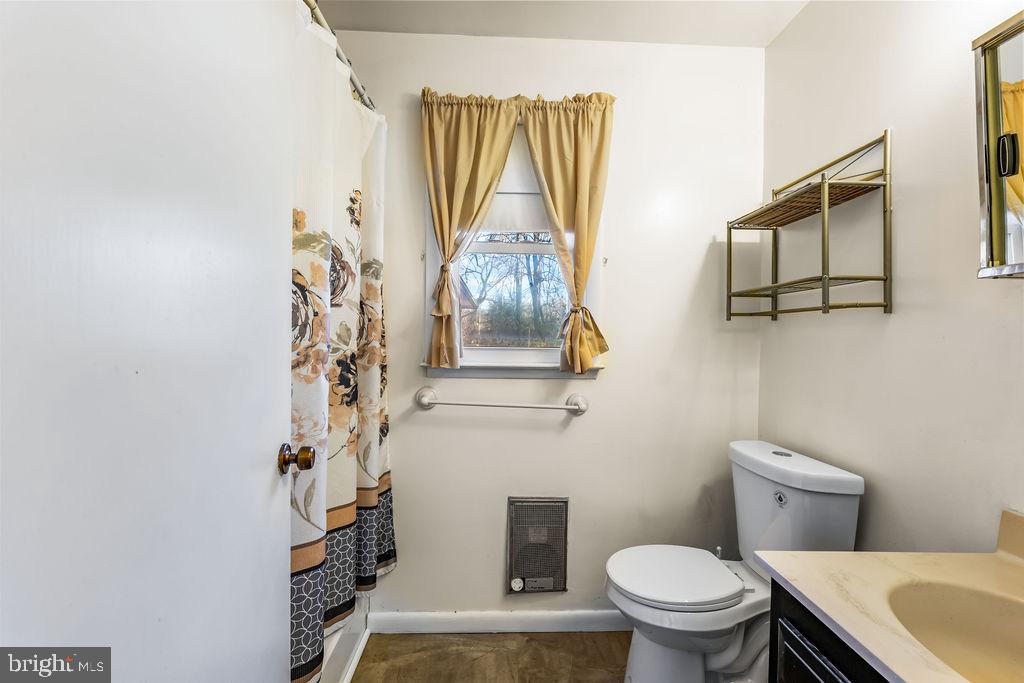 577 Brock Bridge Road Laurel, MD 20724 - Photo 26 of 41 Sep In-Law Suite Full Bathroom