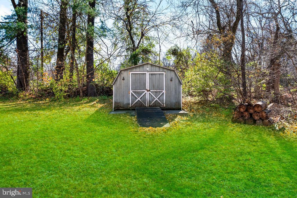 577 Brock Bridge Road Laurel, MD 20724 - Photo 38 of 41 a view of a back yard