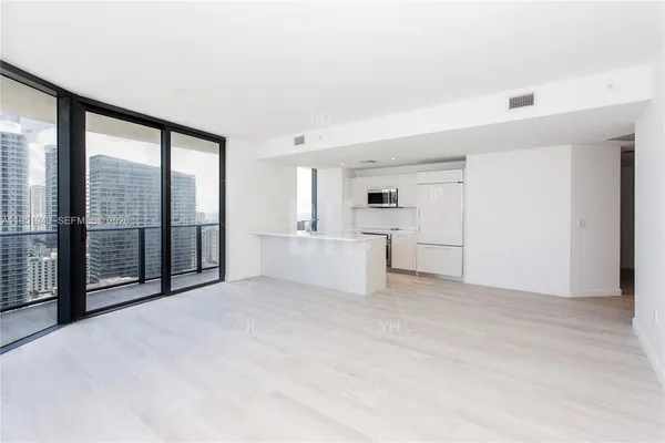 $5,900 | 45 Southwest 9th Street, Unit 1603, Miami, FL 33130