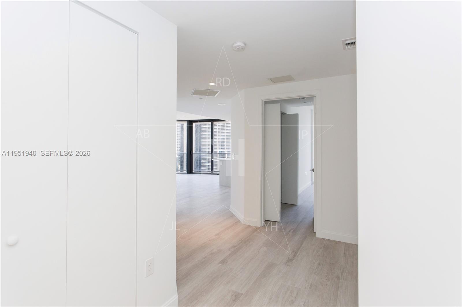 45 Southwest 9th Street, Unit 1603 Miami, FL 33130 - Photo 3 of 37