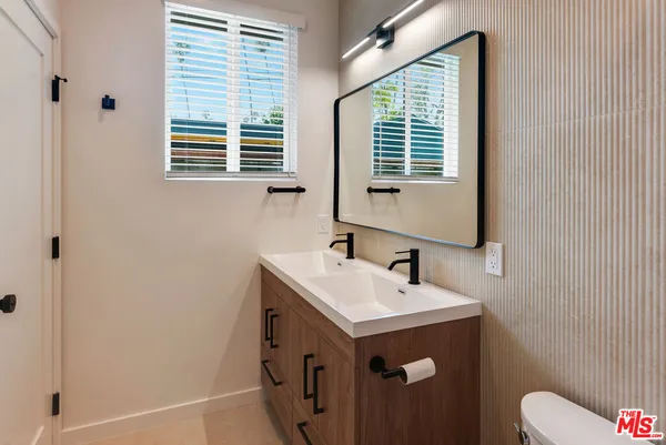$7,250 | 1405 North Coronado Street, Los Angeles, CA 90026