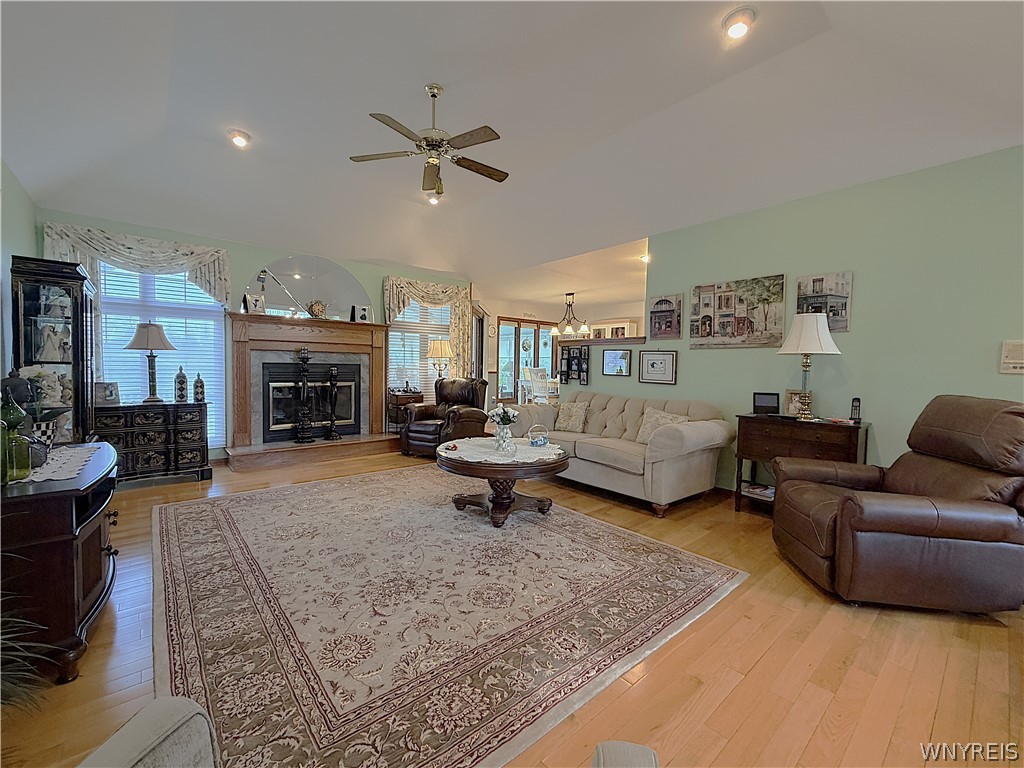 27 Button Bush Court Amherst, NY 14228 - Photo 4 of 39