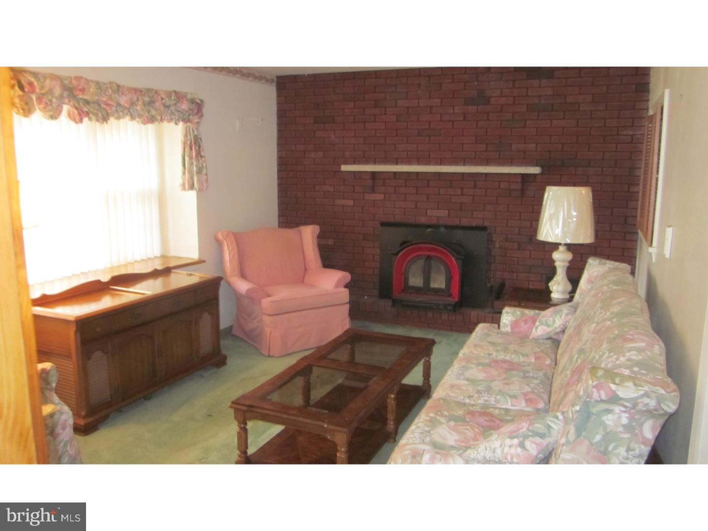 4386 Nottingham Way Hamilton, NJ 08690 - Photo 3 of 12 Living Room